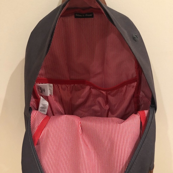 Hershel Heritage Backpack - Picture 3 of 4